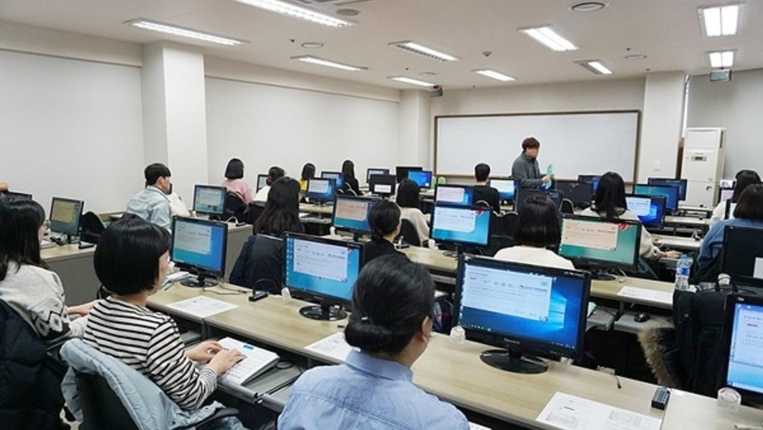 [기사] 자막방송 속기사 취업을 꿈꾸는 24기 연수생 테스트 진행