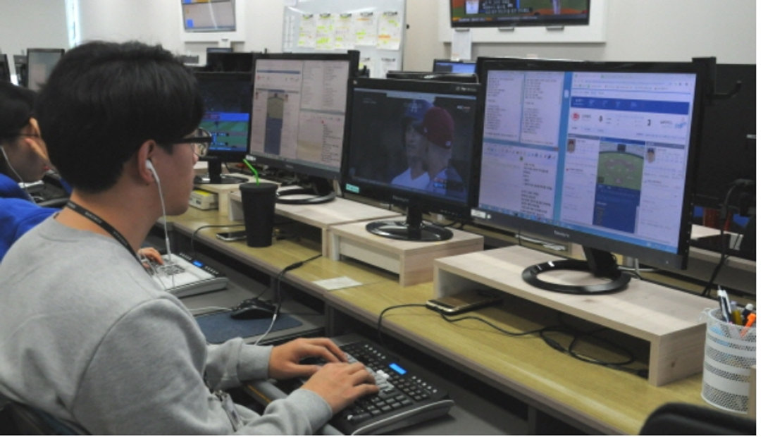 [기사]청각장애인의 귀가 되어주는 사람들 ‘자막방송 속기사’